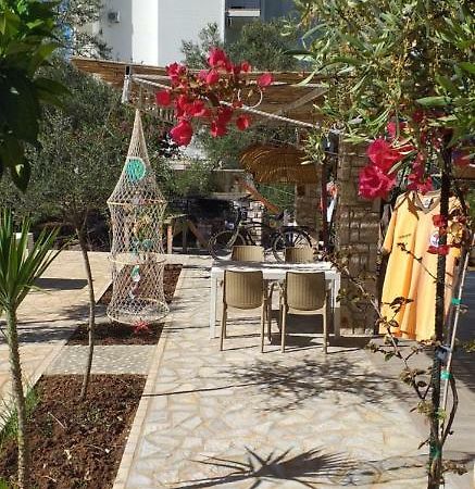Guest House Solive Himare Eksteriør bilde