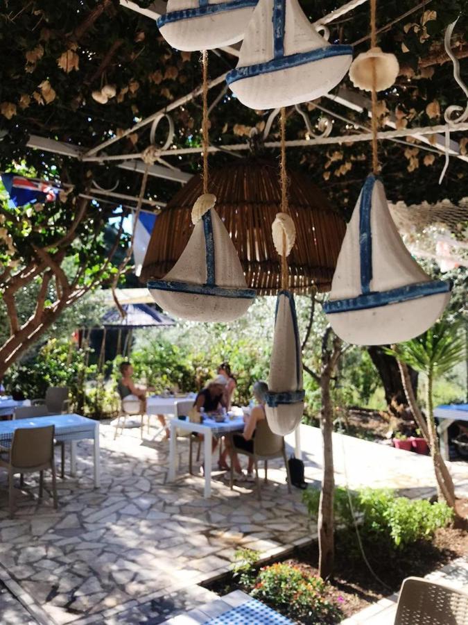 Guest House Solive Himare Eksteriør bilde
